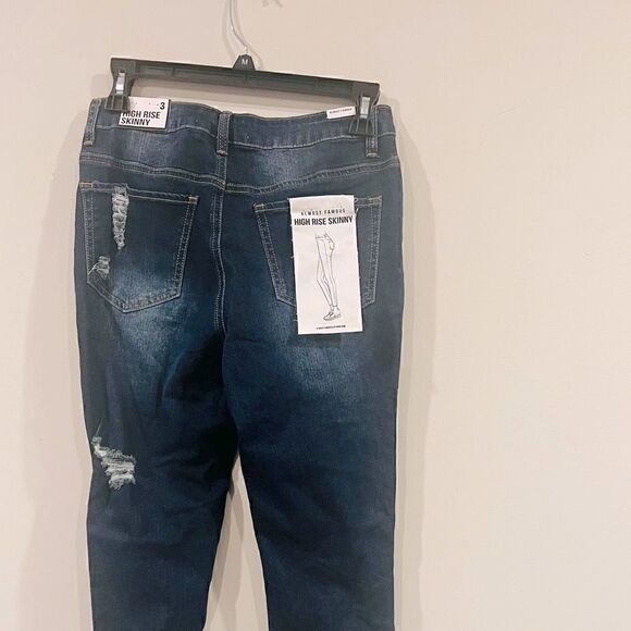 New Almost Famous™ High Rise Destructed junior Skinny Jeans pants size 3 - Picture 8 of 10